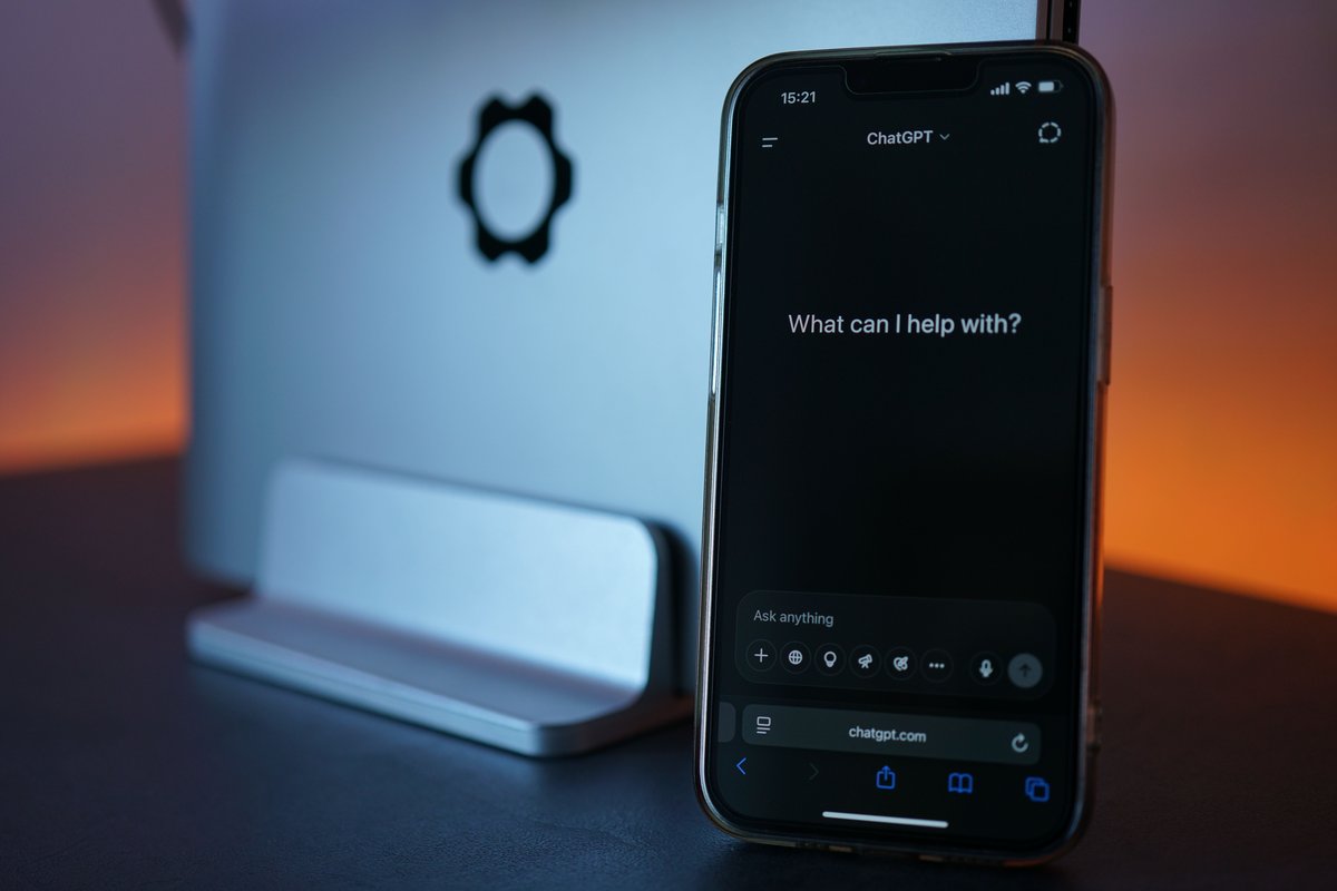 Law Firm Chatbot: Handling Enquiries Without Legal Advice